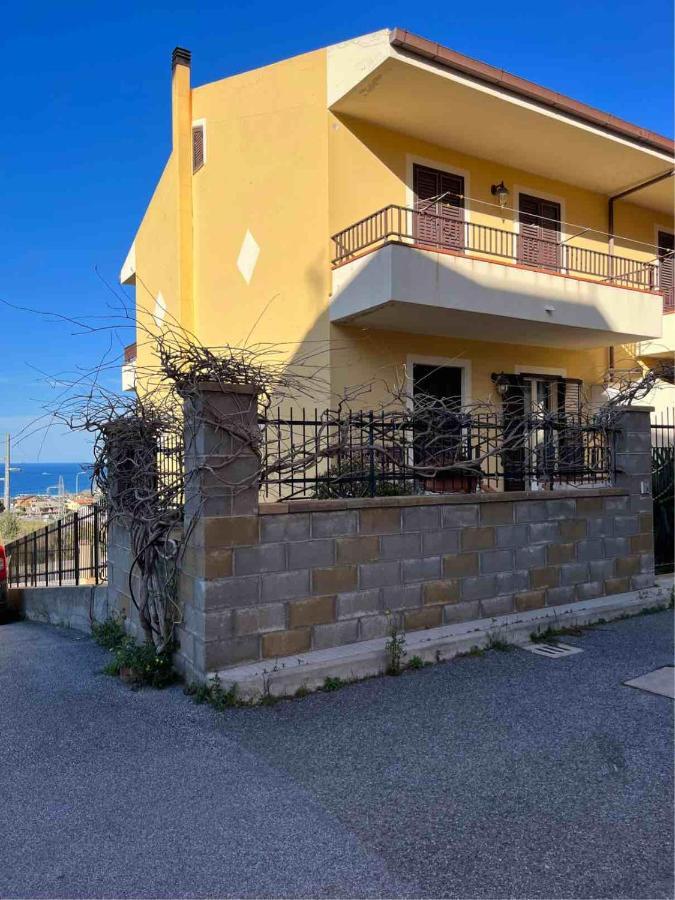 Villa Rosy'S House à Patti Extérieur photo